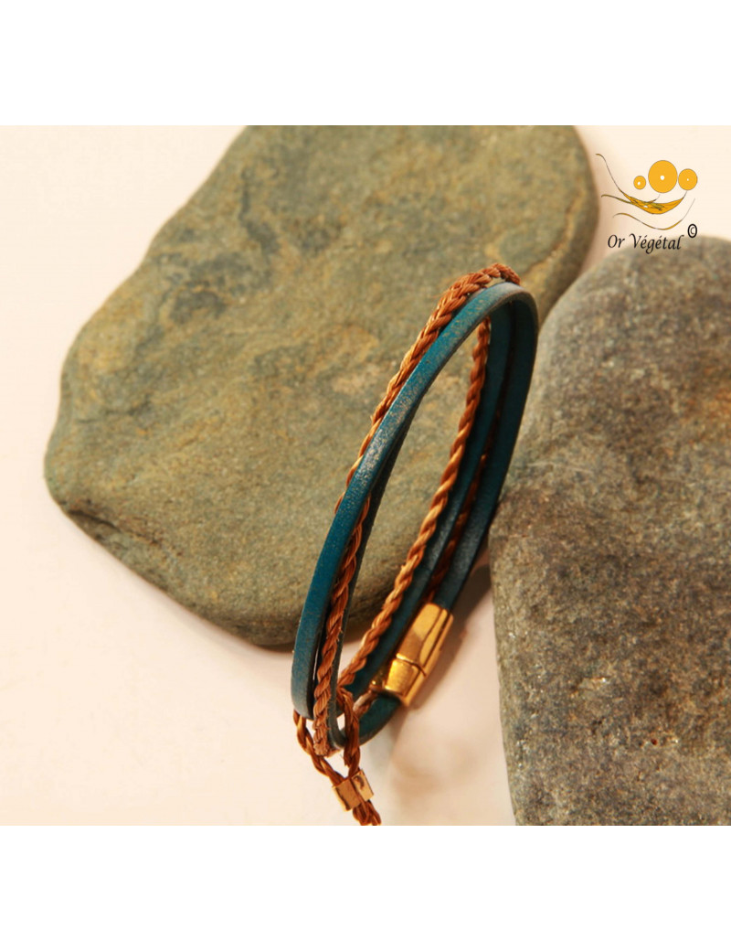 Bracelet souple en or végétal tressé & lanière en cuir teinté Bracelet souple en or végétal tressé & lanière en cuir teinté