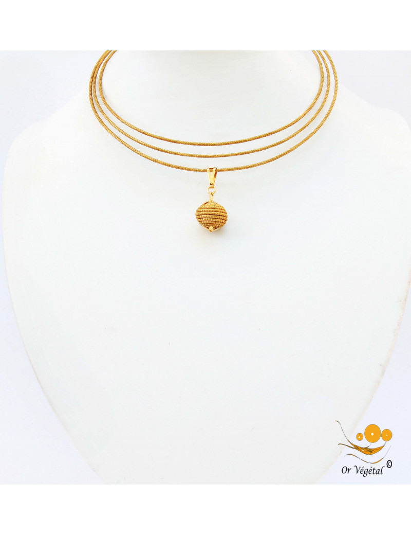 Collier cerclé en or végétal a 3 branches avec pendentif en or végétal cerclé