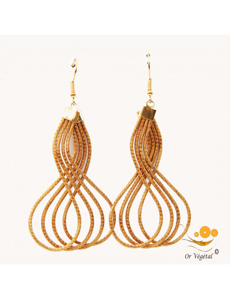 Boucles d’oreille en or végétal en forme d'arabesques a trois lignes Boucles d’oreille en or végétal en forme d'arabesques a trois lignes